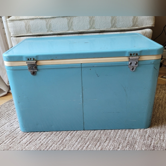 VINTAGE COLEMAN METAL COOLER RETRO BLUE WHITE INTERIOR MADE IN CANADA - Picture 5 of 15